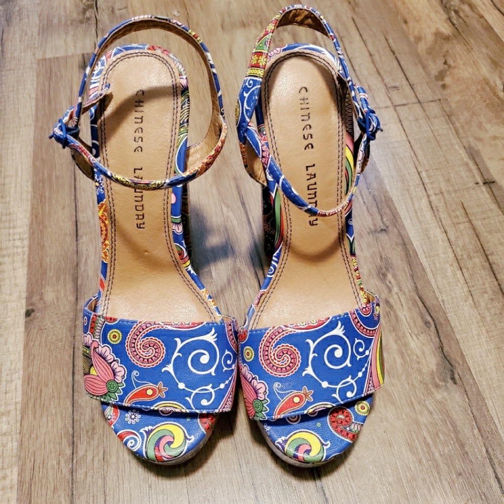 Chinese Laundry sandals size 8